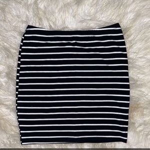 Size XS fitted skirt never worn